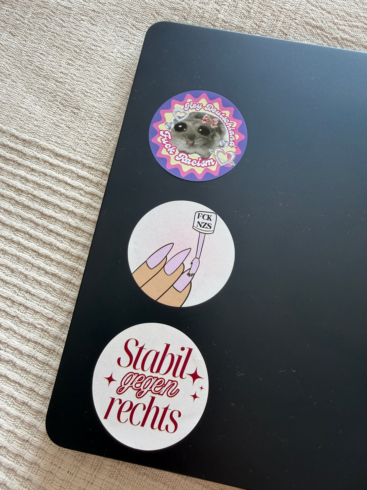 Sticker mit Haltung