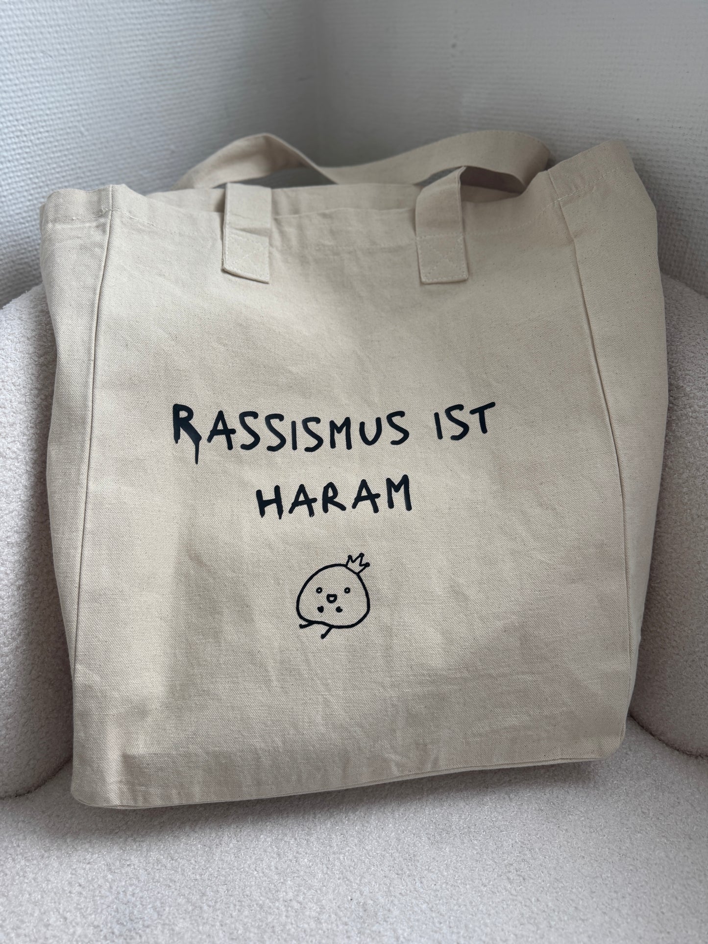 Neu: Tasche „Rassismus ist Haram“ jetzt in groß 🎀