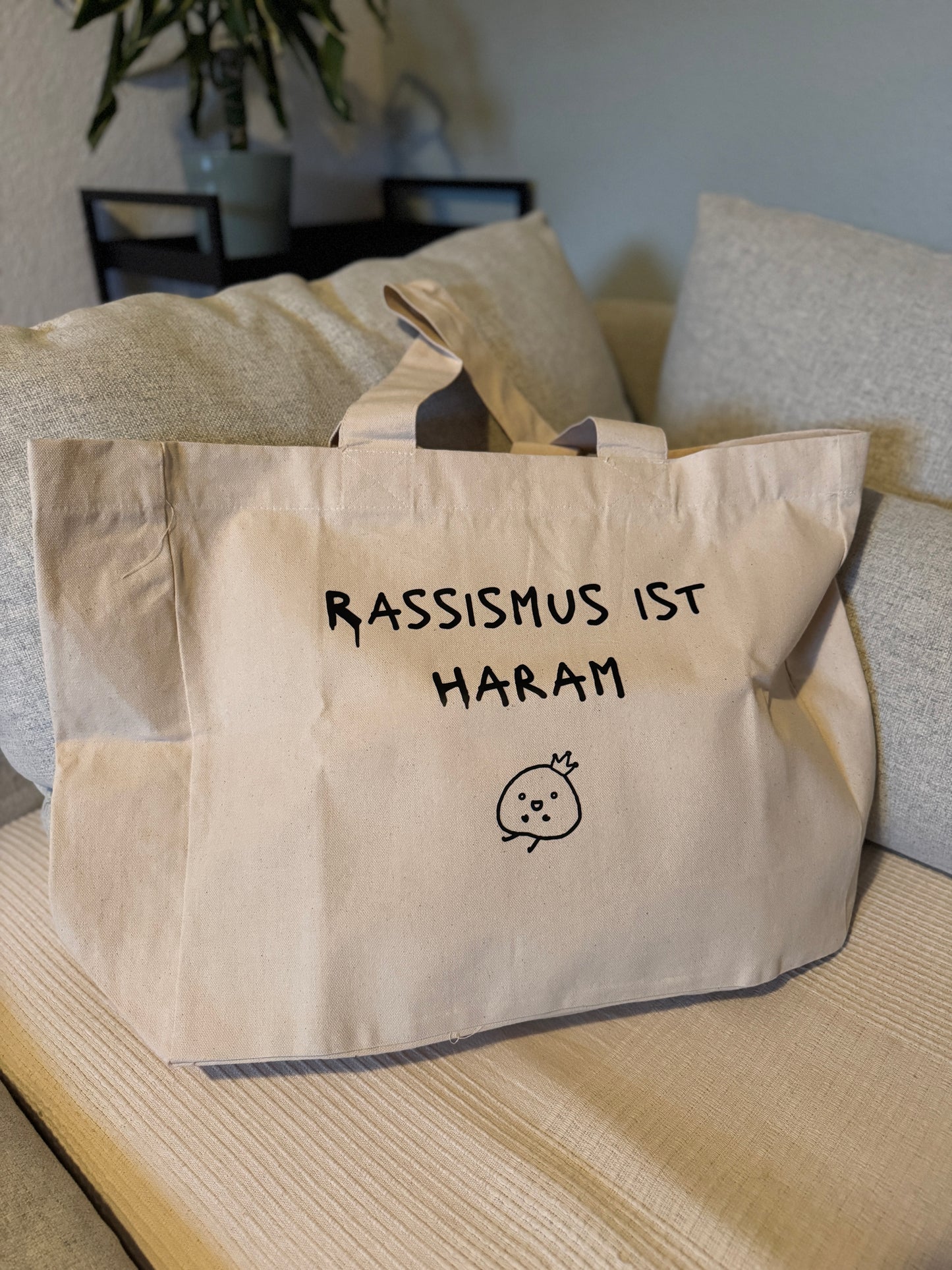 Neu: Tasche „Rassismus ist Haram“ jetzt in groß 🎀